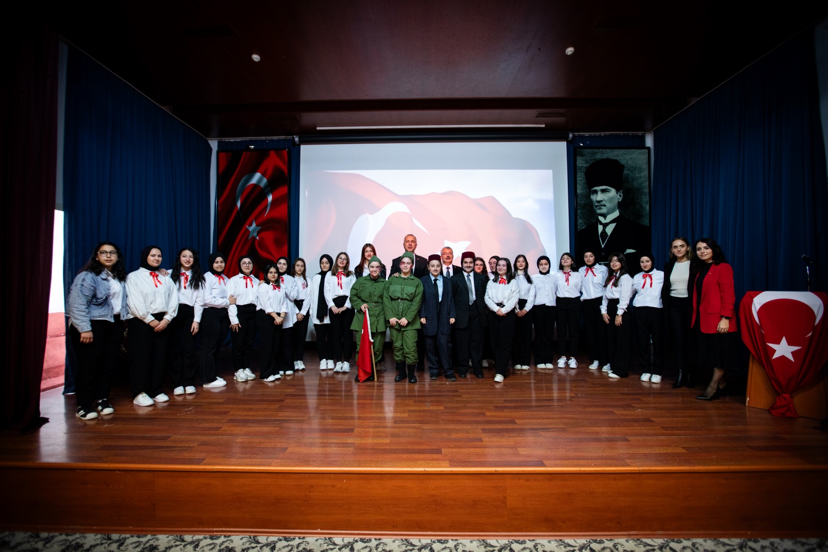 İSTİKLAL MARŞIMIZIN KABULÜ VE MEHMET AKİF ERSOY’U ANMA PROGRAMI DÜZENLENDİ