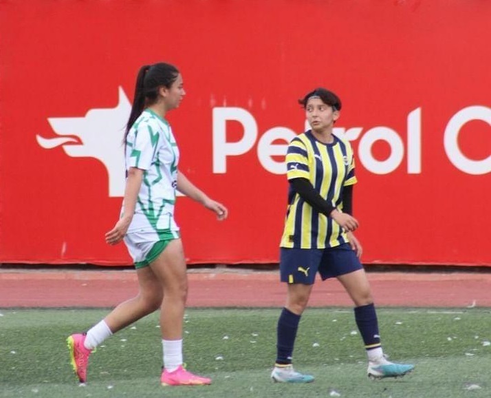 Hendekli genç Fenerbahçe'de A takımda 