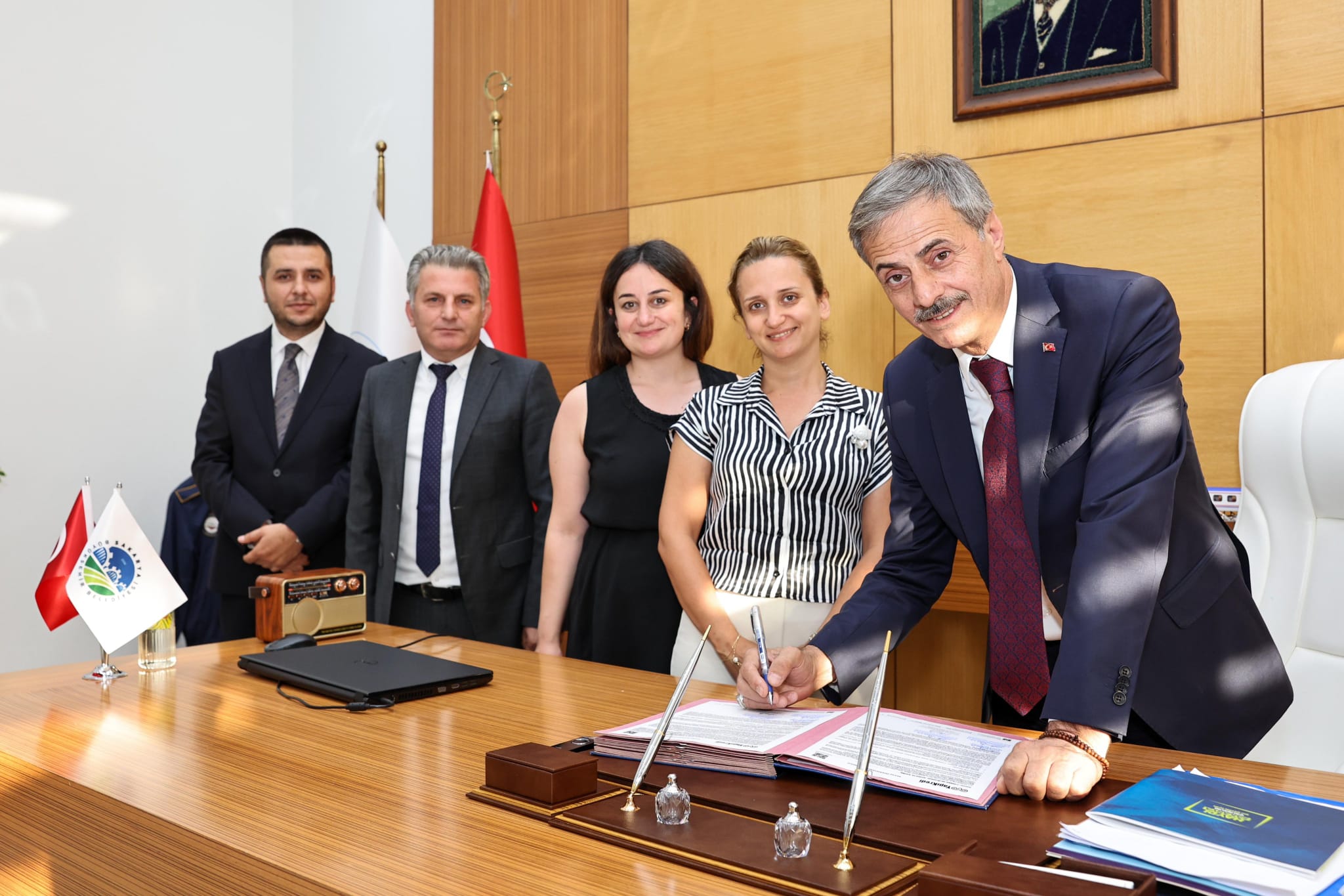 BAŞKAN ALEMDAR İŞÇİDEN YANA TAVRINI KOYDU