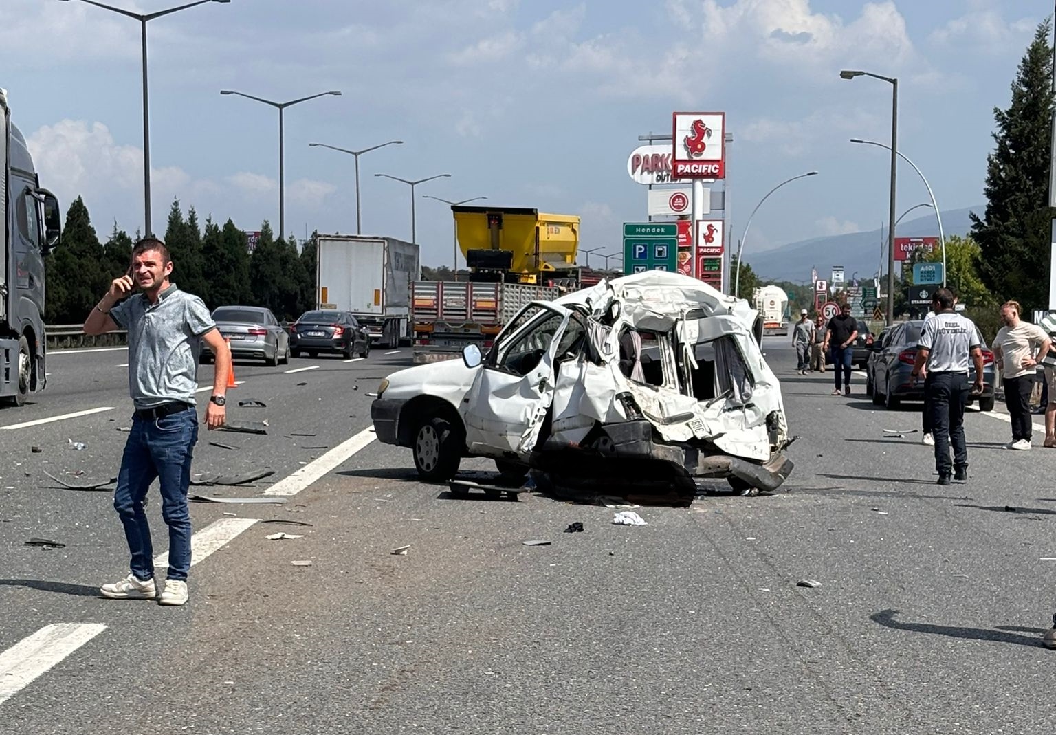 Tem Otoyolu'nda Kaza biri ağır İki Kişi Yaralandı