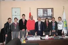 Haber: Hendek’in ilk şampiyon yüzücüleri - Öne Çıkan