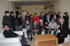 Haber: Ziya gökalp ilköğretim öğrencilerinden huzur evine ziyaret - Öne Çıkan