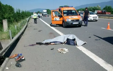 Haber: Tekeri patlayan minibüs devrildi 12 yarali - Öne Çıkan