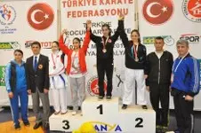 Haber: Hendek’li karateciler madalya avcisi - Öne Çıkan