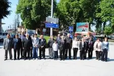 Haber: Chp hendek ilçe teşkilatindan çelenk koyma ve basin açiklamasi - Öne Çıkan