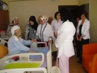 Yaşlilara anlamli ziyaret