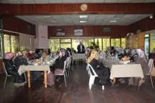 Kur-an kursu öğretmenlerine sürpriz kutlama