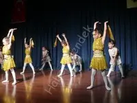 Haber: Miniklerden bale gösterisi - Öne Çıkan