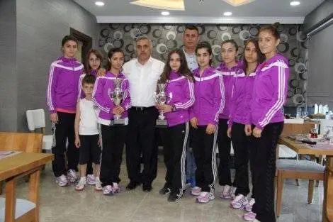 Haber: Hendek’in gururlari sirbistan’a gidiyor - Öne Çıkan