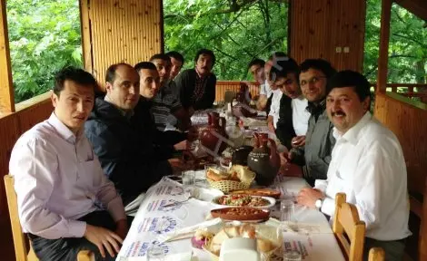 Haber: Ustaoğlu mimarliktan şampiyon mem öğretmenevi takimina yemek - Öne Çıkan