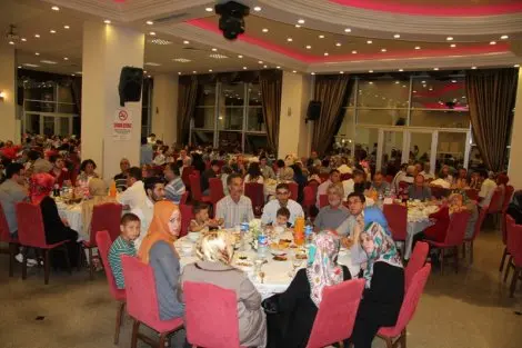 Haber: Ak parti hendekten coşkulu iftar - Öne Çıkan