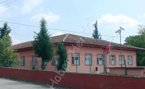 Haber: Hendek ticaret lisesi velileri yeni okul istiyor - Öne Çıkan