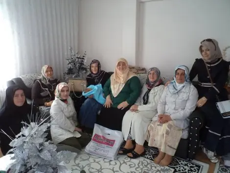Haber: Ak partili kadinlarin ziyaretleri sürüyor - Öne Çıkan