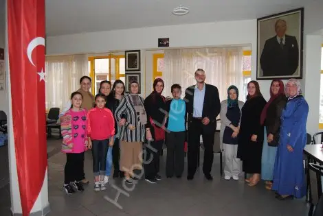 Mhp’li kadinlarin toplantisina ülkü ocaklari ev sahipliği yapti