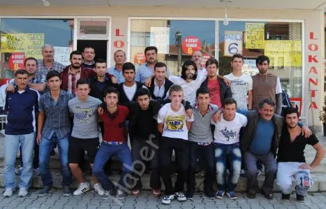 Haber: Esnaf odasi başkan adayi topçu,futbolcular ile yemekte bir araya geldi - Öne Çıkan