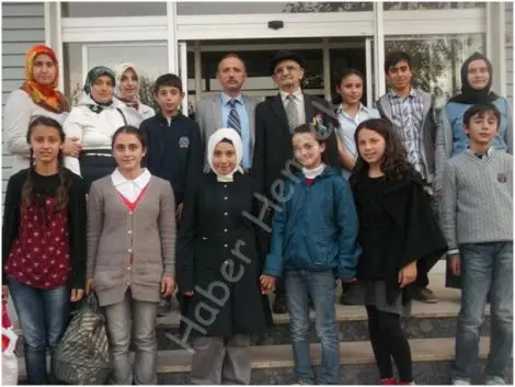 Haber: Uzuncaorman ortaokulu öğrencileri huzur evini ziyaret etti - Öne Çıkan