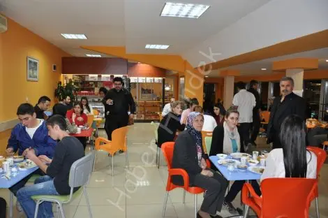 Hendek sinav dershanesinde öğretmenler günü programi