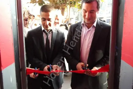 Haber: Hendek’te paparazzi cafeaçildi. - Öne Çıkan