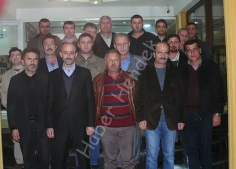 Haber: Süt üreticileri hendekte buluştu - Öne Çıkan