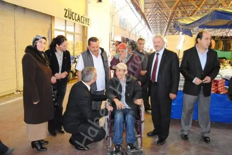 Babaoğlu , pazaryerinde esnaf ve vatandaşi dinledi