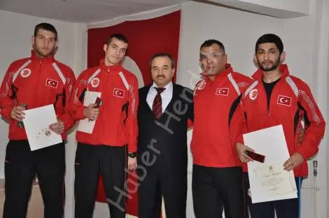 Muay thai sporcularina onur ödülü