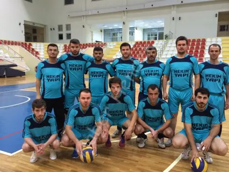 Haber: Voleybolda heyecan sürüyor.hekim yapi noksel b takimina acimadi - Öne Çıkan