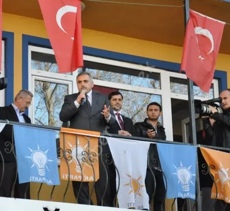 Haber: Inci balkondan partililere seslendi - Öne Çıkan