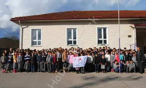 Haber: Beylice ortaokulu beyaz bayraği kapti - Öne Çıkan