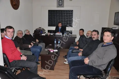 Haber: Bedir ,biryandan durum değerlendiriyor,biryandan ziyaretlere devam ediyor - Öne Çıkan