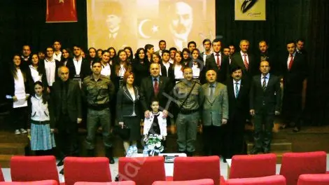 Haber: Istiklal şairimizi saygiyla andik - Öne Çıkan