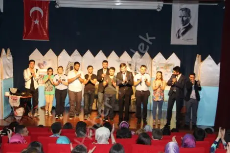 Haber: Tiyatrodan elde edilen geliri soma’ya gönderdiler. - Öne Çıkan