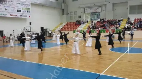 Haber: Kafkas kültür derneği folklor ekipleri geceye damga vurdu - Öne Çıkan