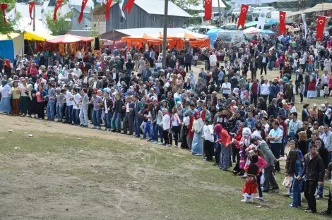Haber: Yaylacilar 106. dikmen yayla şenliğinde buluştu - Öne Çıkan