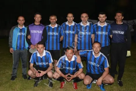 Tutkunlar adini yari finale yazdirdi