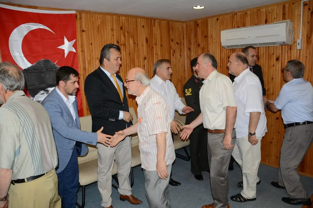 Haber: Hendek protokolü bayramlaşti - Öne Çıkan