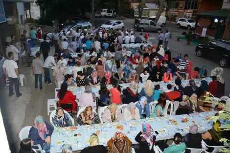 Haber: Kemaliye mahalle sakinleri iftarda buluştu - Öne Çıkan