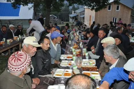 Yaylacilar zirvede iftarda buluştu