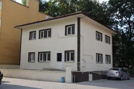 Hendek kütüphanesi taşiniyor