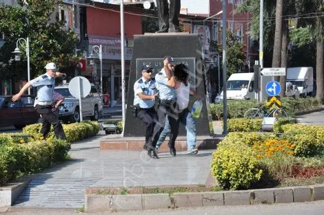 Haber: Yanmaktan polis kurtardi - Öne Çıkan