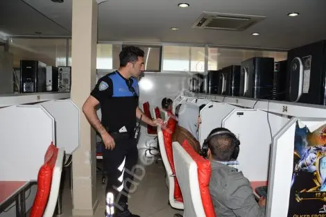Haber: Emniyet internet ve oyun salonlarini denetledi - Öne Çıkan