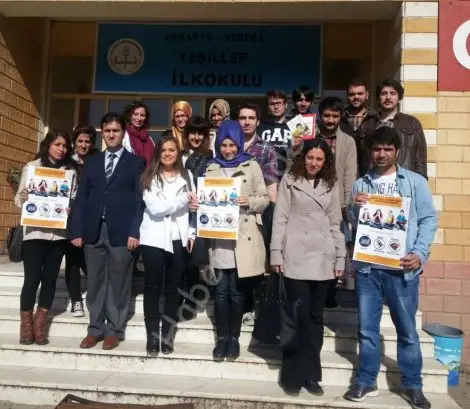 Eğitim fakültesi öğrencilerinden kitap okuma yarişmasi etkinliği