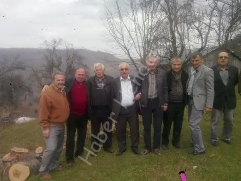Chp hendek dikmen zirvesine çikti.