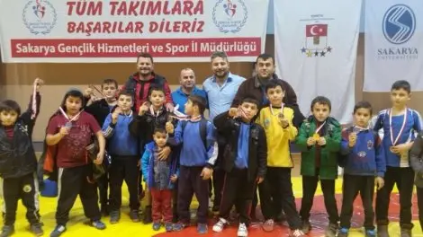 Haber: Hendek’li güreşçiler 22 madalya alarak birinci oldular - Öne Çıkan