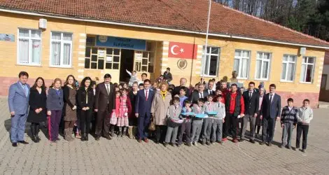Güreşçiler ilk madalyalarini aldilar