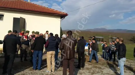 Hakem maçi başlamadan tatil etti.