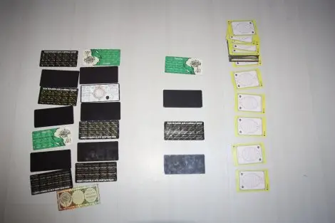 Kapilari dua ile açiyorlar