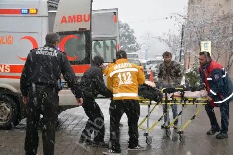 Hendek’te meydana gelen kazada 1 kişi öldü 2 kişi yaralandi.