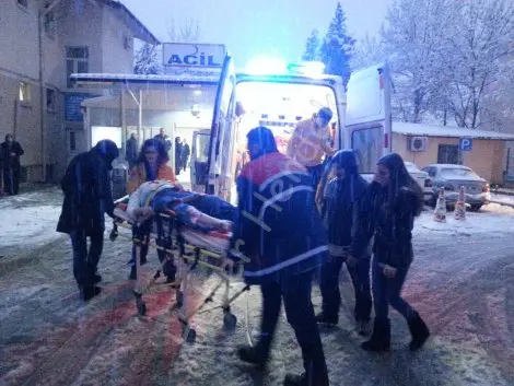 Haber: çatidan düşerek yaralandi - Öne Çıkan
