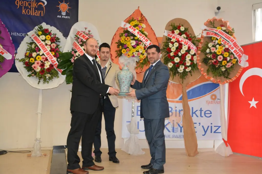 Haber: Ak Parti Hendek Gençlik Kollarında Yeni Başkan Muhammet Erci - Galeri-3