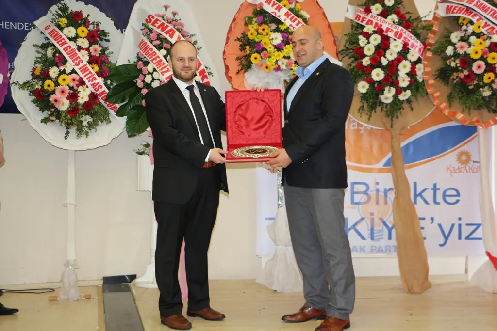 Haber: Ak Parti Hendek Gençlik Kollarında Yeni Başkan Muhammet Erci - Galeri-7